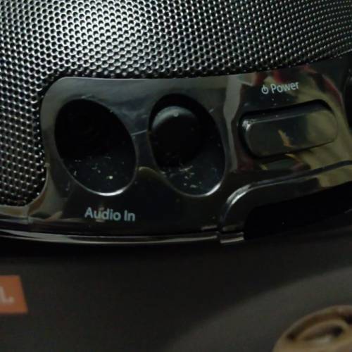 超新正JBL 舊裝iPhone 16針播放器，有aux in可插藍芽接收器播歌！售$100