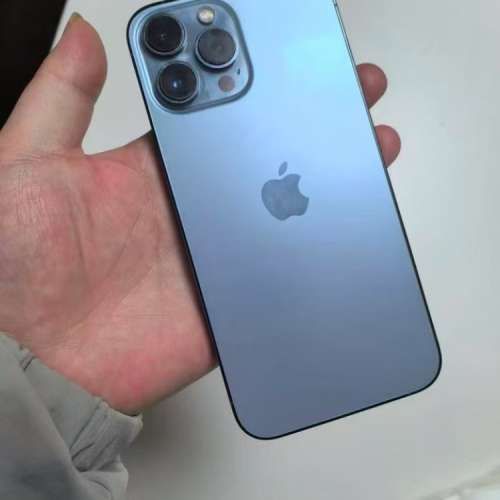 iPhone 13 Pro Max 1tb 天藍峰，電池效能95 ％，使用原裝case 同貼mon貼