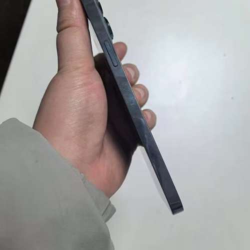 iPhone 13 Pro Max 1tb 天藍峰，電池效能95 ％，使用原裝case 同貼mon貼
