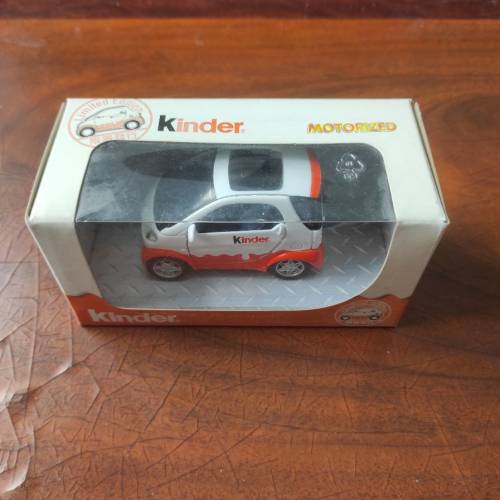 Kinder迷你玩具車（不適合三歲以下小孩玩）