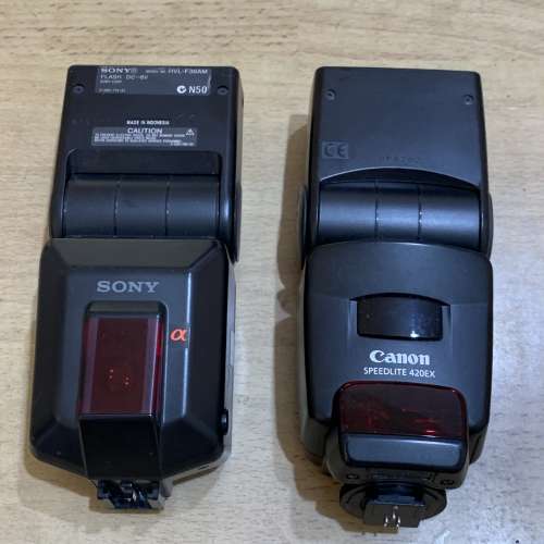 兩支新淨小用閃光燈canon 420Ex 1支Sony F36AM全正常 每支150元平過大陸燈