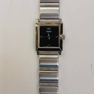 Vintage Seiko V400-6530 Tank Quartz Watch