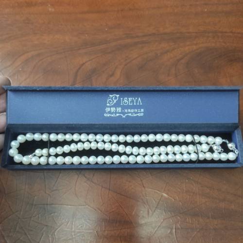 伊勢雅女士珍珠頸鏈和手鏈