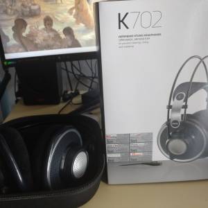 AKG K702