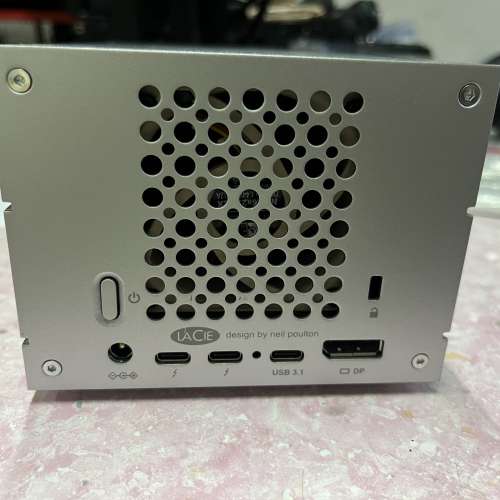 法国莱斯lacie 2big dock 雷电3阵列跟2 個4TB 接近全新 冇花痕