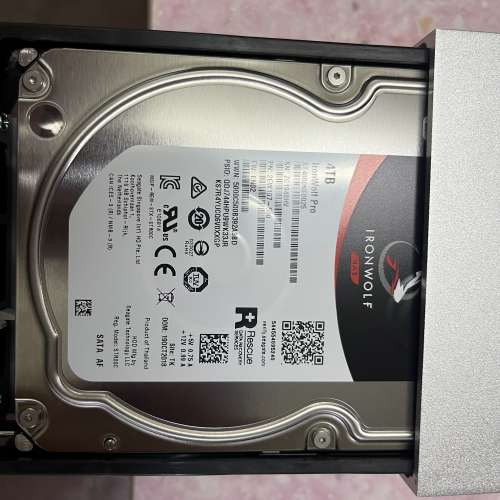 法国莱斯lacie 2big dock 雷电3阵列跟2 個4TB 接近全新 冇花痕