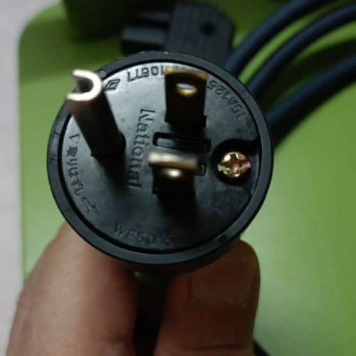 日本樂聲頭，尾L 型插，線身忘記品牌，長5呎6寸！CD盤保品！售650