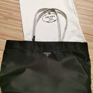 Prada 黑色多用途袋