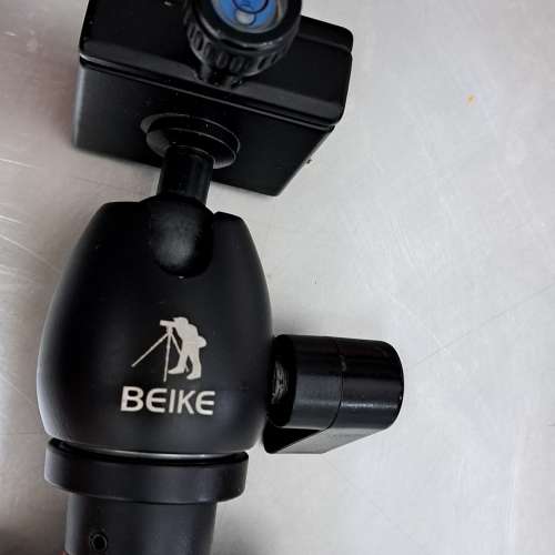 Beike 快速 收放三腳架， 1.08kg,  146cm