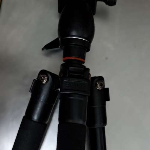 Beike 快速 收放三腳架， 1.08kg,  146cm