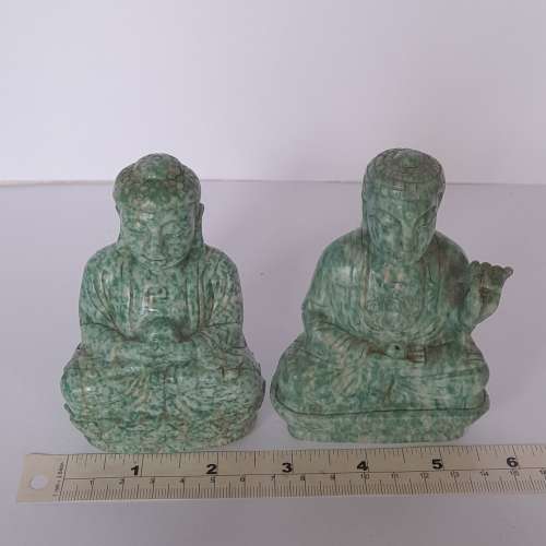 天然綠點石雕佛像高4/4.5吋，古舊多年前製品，單一個六百八十元兩個一千元，歡迎商...