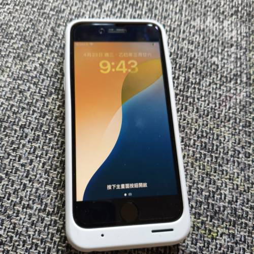 iPhone Se3 128gb 白色連 smartbattery case(續航力加倍）