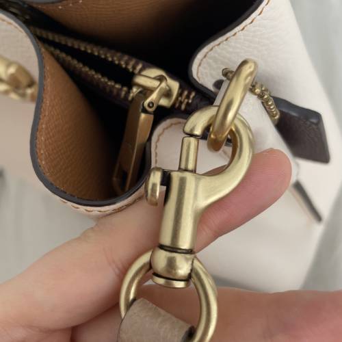 coach willow 小號白色