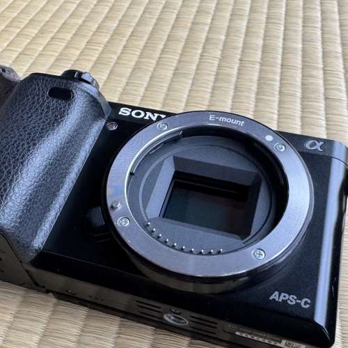 Sony A6000 機身連配件 索尼微單 (ILCE-6000)