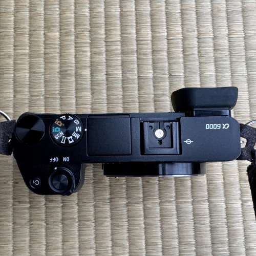 Sony A6000 機身連配件 索尼微單 (ILCE-6000)