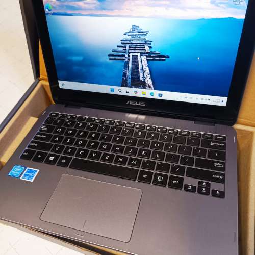 ASUS VivoBook Flip12 TouchMon 香港行貨已過保養