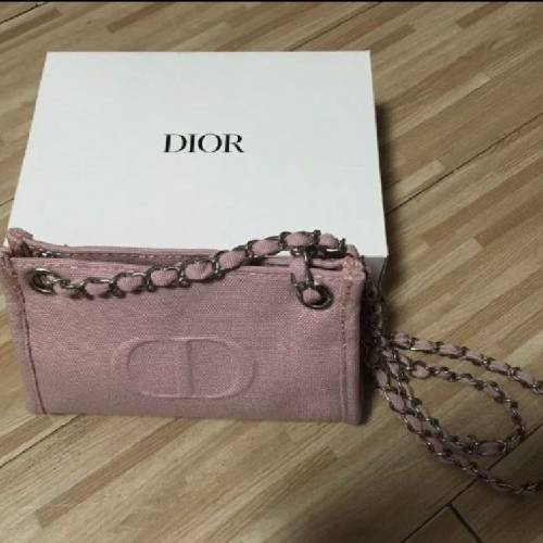 Dior 粉紅小手袋