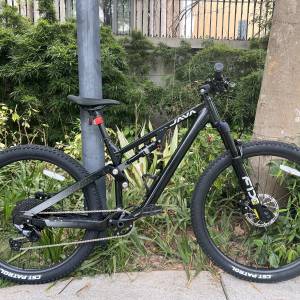 2025 JAVA SABBIA 12S 4活塞油剎 前29吋,後27.5吋輪組 軟尾 鋁合金山地車 送水架前...