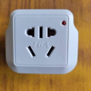 全新外國用旅行電插頭