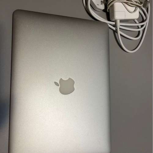 MacBook Air 2015 新機一樣，絕無任何花痕。