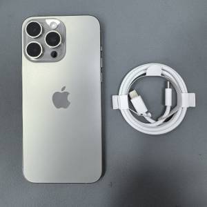 99%New iPhone 15 Pro Max 256GB 原色 香港行貨 電池100% 有配件 自用首選超值