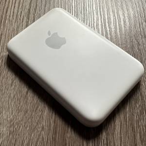 Apple MagSafe 外接式電池 行貨 99%新 非常少用和新淨 蘋果專門店購入$749 電量和操...