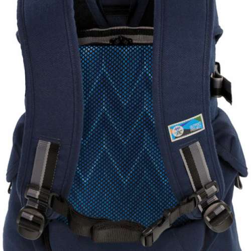 Crumpler Karachi Outpost Small來自澳洲著名設計師，手工精緻帆布背囊，袋細容量大...