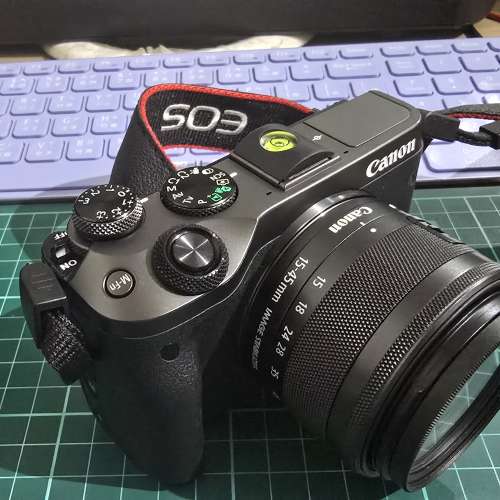 Canon EOS M6 kit set 連 22mm f/2 30mm f1.4 2鏡頭 全9成新 1機3鏡