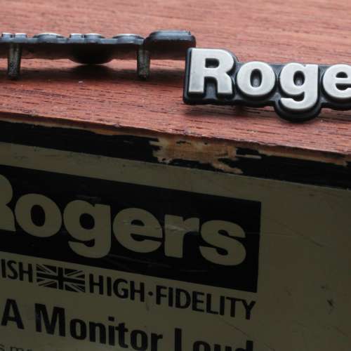 Rogers LS3/5A 15ohm 銀字銘牌  全個鋁合金結構(不連喇叭)