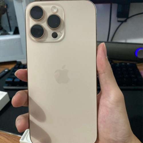 iPhone 16 pro max 256GB 沙漠金