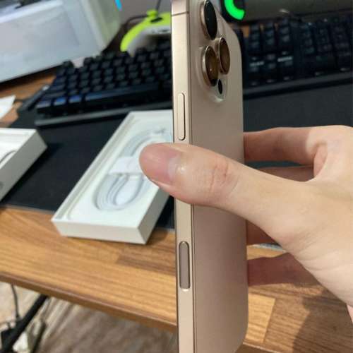 iPhone 16 pro max 256GB 沙漠金