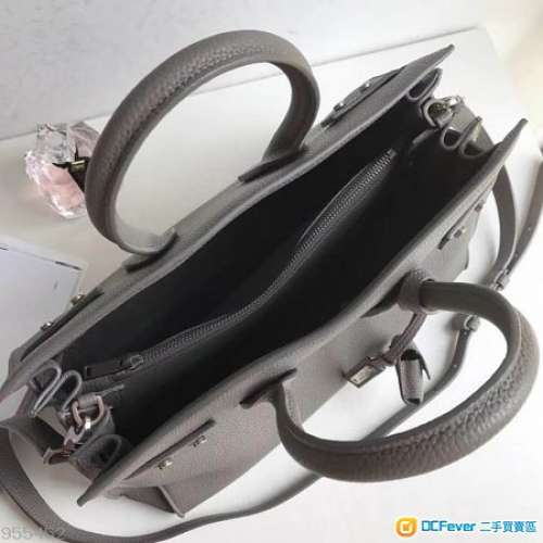 YSL 風琴包。大號柔軟小牛皮。