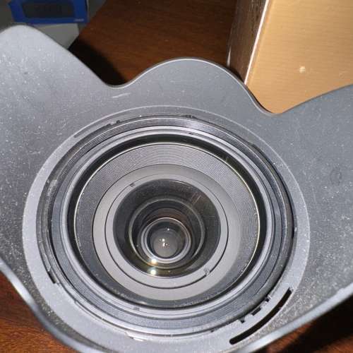 Nikkor AF 24-85mm f2.8-4D IF 連 hood