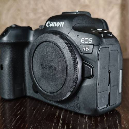 Canon EOS R6