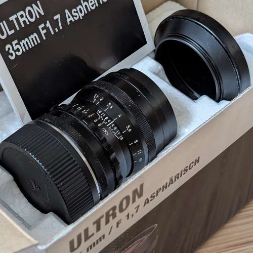 Voigtlander Ultron 35mm f/1.7 Aspherical