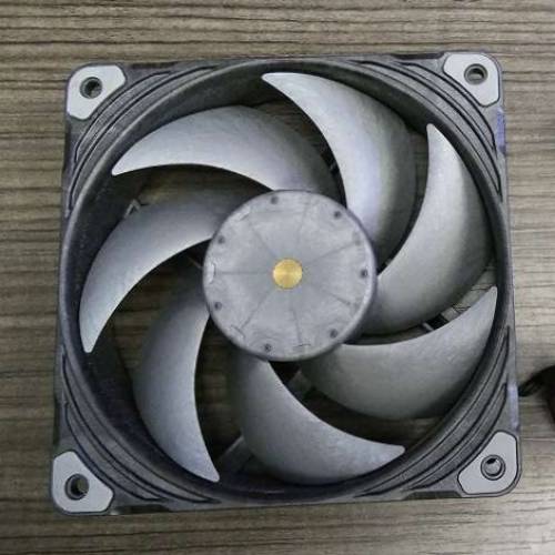 Phanteks T30 風扇（$120一把，有兩把出售）