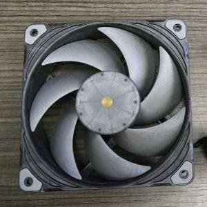 Phanteks T30 風扇（$120一把，有兩把出售）
