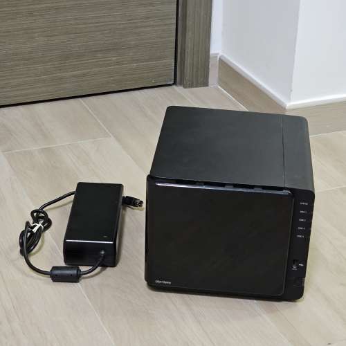 Synology DS415 Play 4bay NAS (非QNAP Asustor WD)