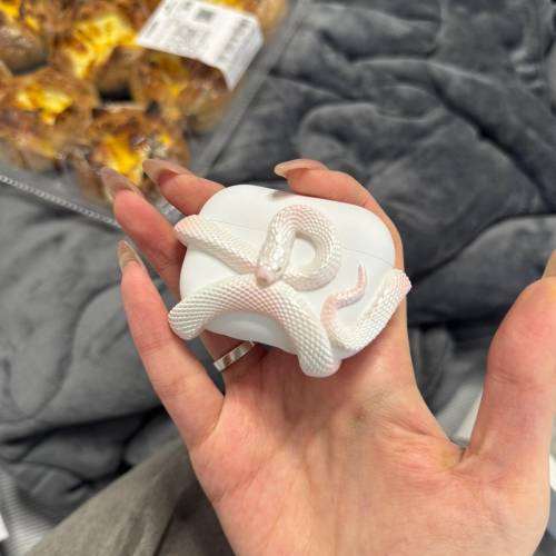 女仔自用 AirPods Pro 2 九成九新 功能全部正常 無刮痕 無損壞 盒子 充電線 耳塞配...