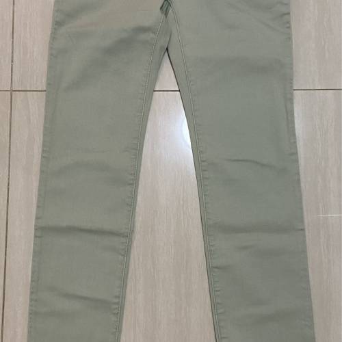 Levi&rsquo;s 312 ShapingSlim 牛仔褲