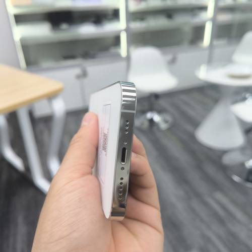 日版iphone 13 pro 256G(等級C電池78%)