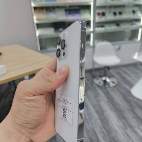 日版iphone 13 pro 256G(等級C電池78%)