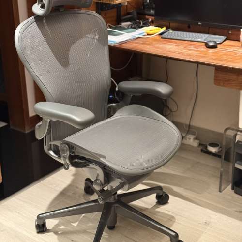 Herman Miller Aeron 炭灰色 A Size 1 年 99% New