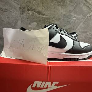 Dunk Low Panda