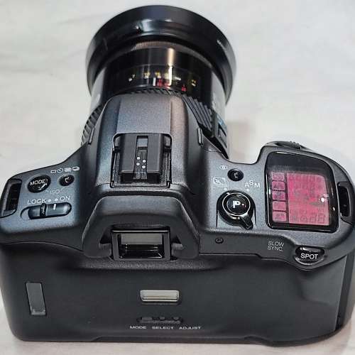 Minolta DYNAX 500si SUPER ( AF 28-85 macro )