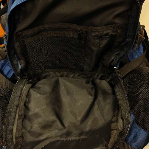 正貨columbia背包 （黑藍色）