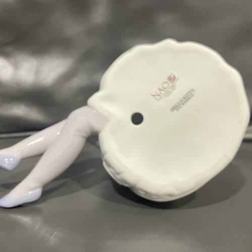 絕版西班牙hand made Nao by Lladro Hello Kitty Porcelain Figurine