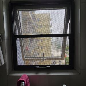 上下推拉免打孔鋼紗蚊網如圖片，尺寸: 55濶*109高cm*1只，55濶*89高cm*1只.，150蚊...