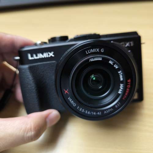 松下Lumix gx1 連14-42mm f3.5-5.6 (not sony,canon,nikon,leica))