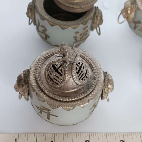 清理古舊 存貨，一手四個玉包銅框香爐，高约3寸，可作擺件，燒香。四個共售500元，...